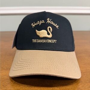 Black & Tan Huega House Hat